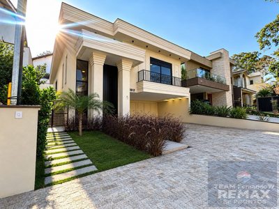 Apartamento, 3 quartos, 257 m² - Foto 1