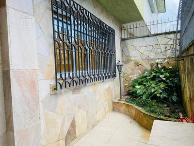 Casa, 4 quartos, 155 m² - Foto 1
