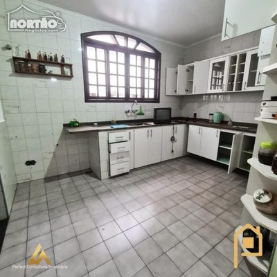 Casa, 4 quartos, 280 m² - Foto 4