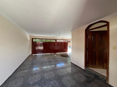 Casa, 3 quartos, 200 m² - Foto 2