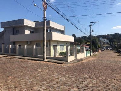 Casa, 4 quartos, 330 m² - Foto 1