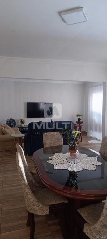 Casa, 3 quartos, 184 m² - Foto 2