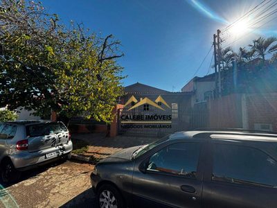 Casa, 3 quartos, 242 m² - Foto 1