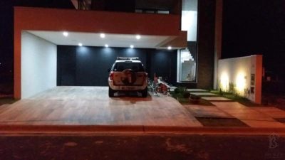 Casa, 4 quartos, 275 m² - Foto 1