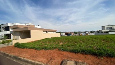 Loteamento e Condomínio, 300 m² - Foto 1