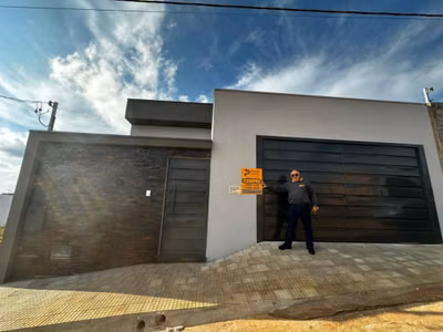 Casa, 3 quartos, 290 m² - Foto 1