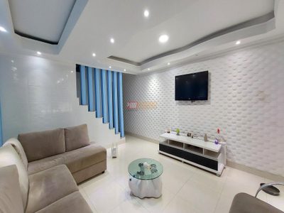 Sobrado, 3 quartos, 279 m² - Foto 1