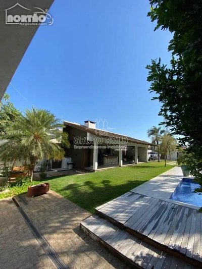 Casa, 4 quartos, 198 m² - Foto 2