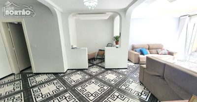 Casa, 7 quartos, 190 m² - Foto 2