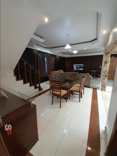 Sobrado, 3 quartos, 262 m² - Foto 1