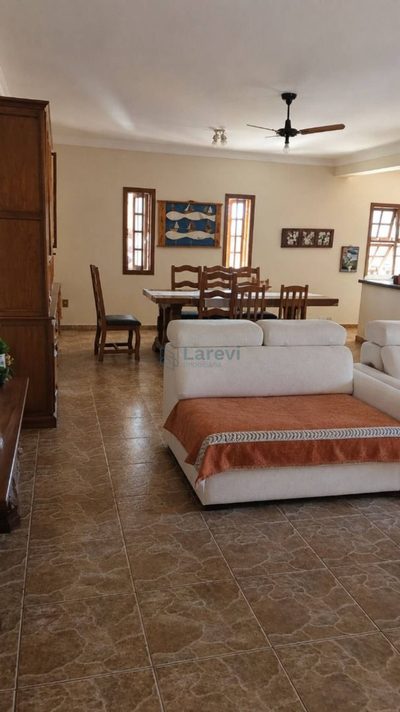 Chácara, 4 quartos, 1000 m² - Foto 1