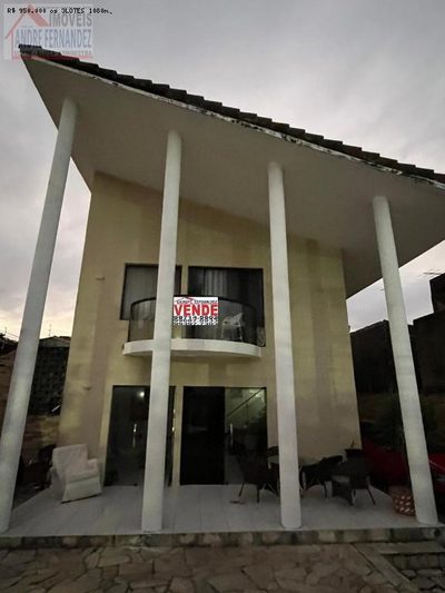 Casa, 6 quartos, 240 m² - Foto 1