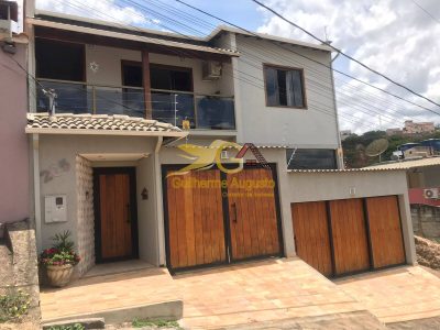 Casa, 3 quartos, 261 m² - Foto 1