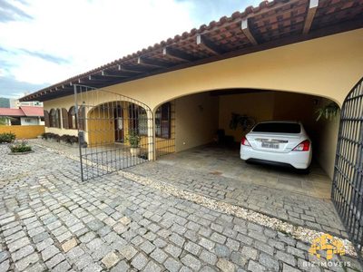Casa, 3 quartos, 300 m² - Foto 1