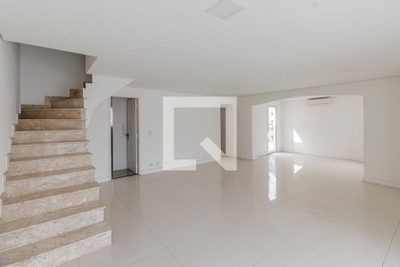 Cobertura, 3 quartos, 240 m² - Foto 1