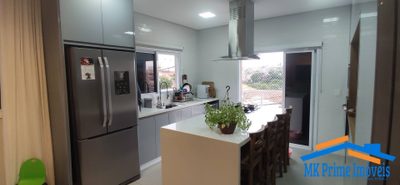 Sobrado, 3 quartos, 200 m² - Foto 1