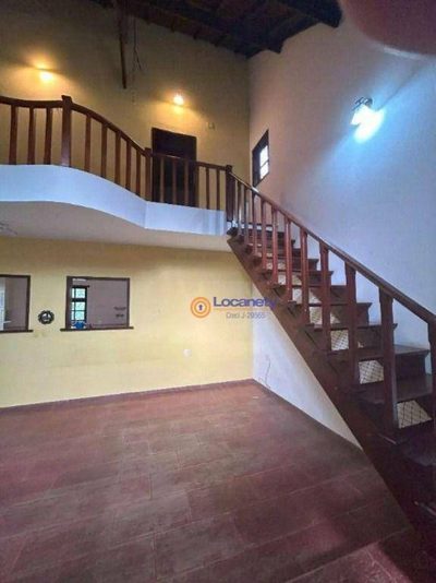 Casa, 3 quartos, 288 m² - Foto 1
