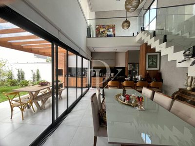 Sobrado, 3 quartos, 204 m² - Foto 1