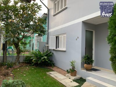 Sobrado, 4 quartos, 271 m² - Foto 1