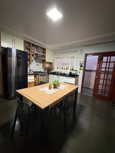 Casa, 3 quartos, 141 m² - Foto 2