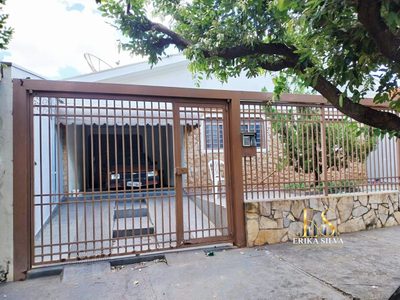 Casa, 3 quartos, 228 m² - Foto 1