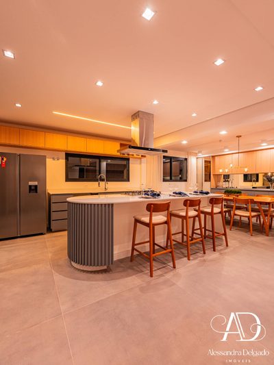 Casa, 4 quartos, 302 m² - Foto 2
