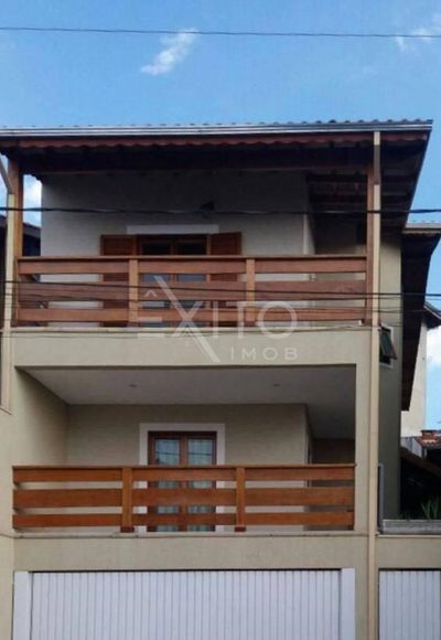 Casa, 3 quartos, 232 m² - Foto 1