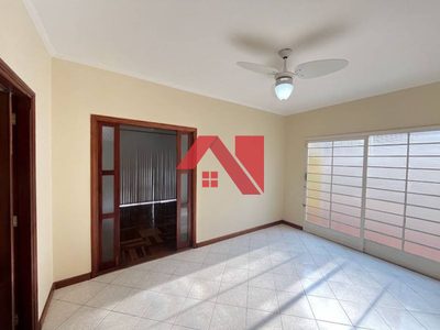 Casa, 3 quartos, 190 m² - Foto 1