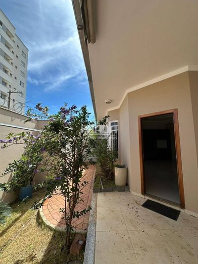 Casa, 4 quartos, 220 m² - Foto 3