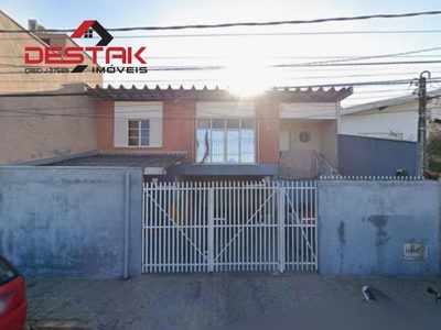 Casa, 3 quartos, 210 m² - Foto 1