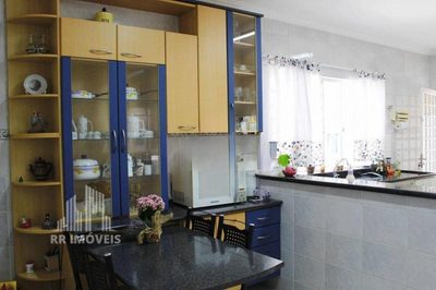 Casa, 3 quartos, 215 m² - Foto 2