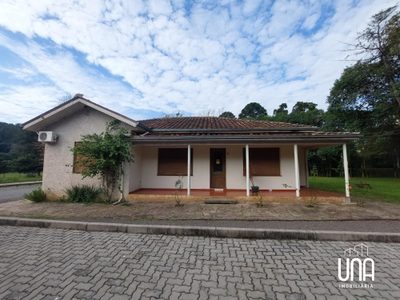 Chácara, 4 quartos, 2365 m² - Foto 1