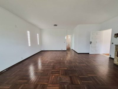 Casa, 3 quartos, 241 m² - Foto 2