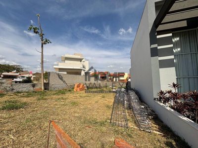 Loteamento e Condomínio, 300 m² - Foto 1