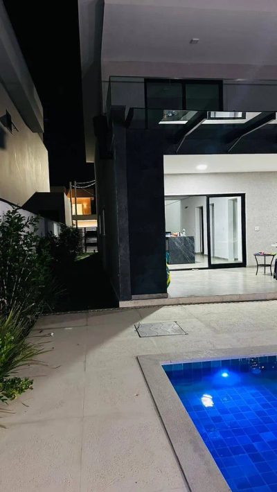 Casa, 4 quartos, 283 m² - Foto 1