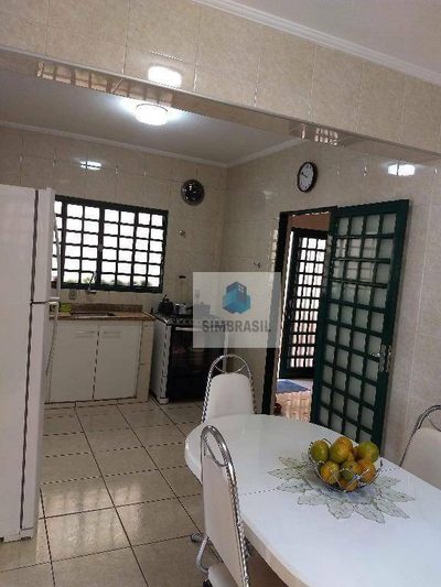 Casa, 3 quartos, 177 m² - Foto 1