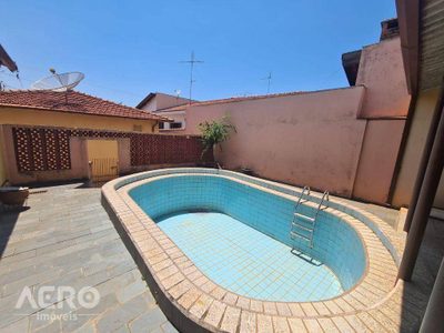 Casa, 3 quartos, 200 m² - Foto 1