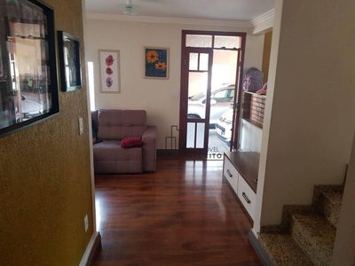 Casa, 3 quartos, 229 m² - Foto 1