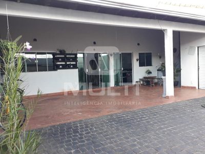 Casa, 3 quartos, 174 m² - Foto 1