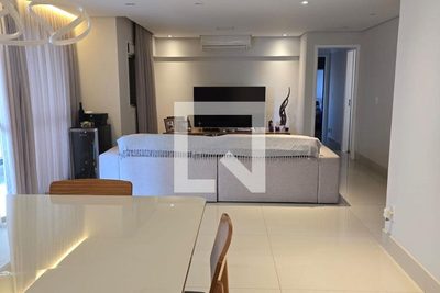 Apartamento, 3 quartos, 156 m² - Foto 2