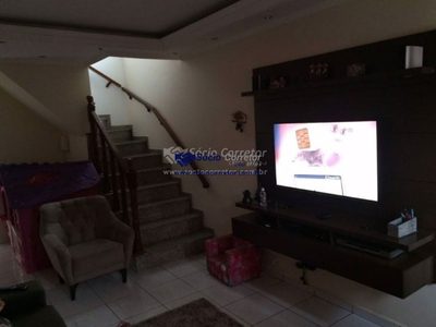 Sobrado, 3 quartos, 198 m² - Foto 2