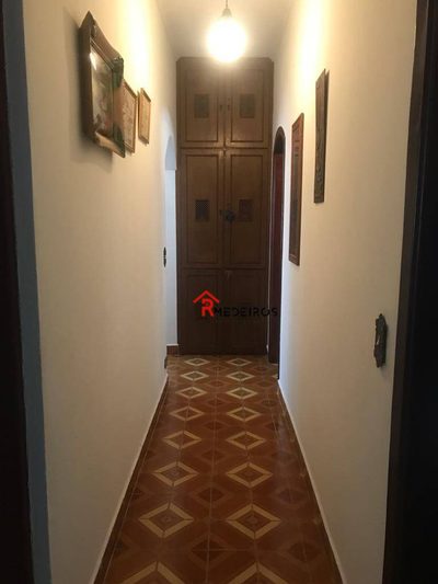 Casa, 6 quartos, 240 m² - Foto 2