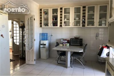 Casa, 3 quartos, 270 m² - Foto 2