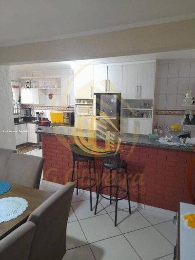 Casa, 3 quartos, 222 m² - Foto 2
