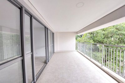 Apartamento, 3 quartos, 131 m² - Foto 2