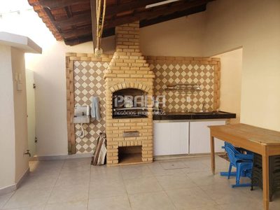 Casa, 3 quartos, 168 m² - Foto 2
