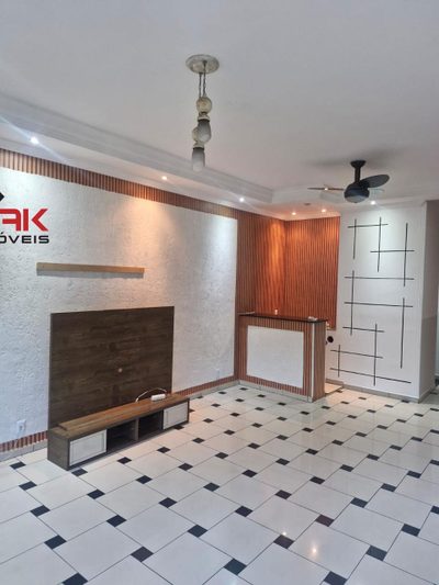 Casa, 3 quartos, 238 m² - Foto 1