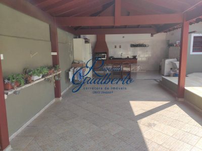 Casa, 3 quartos, 241 m² - Foto 3