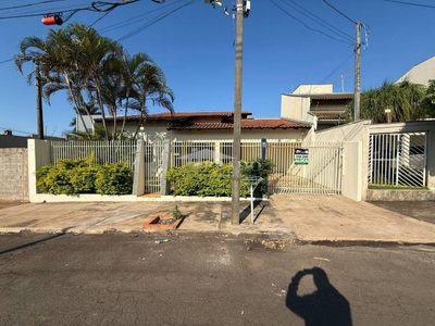 Casa, 3 quartos, 180 m² - Foto 1