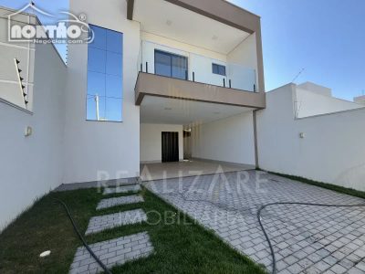 Casa, 5 quartos, 252 m² - Foto 1